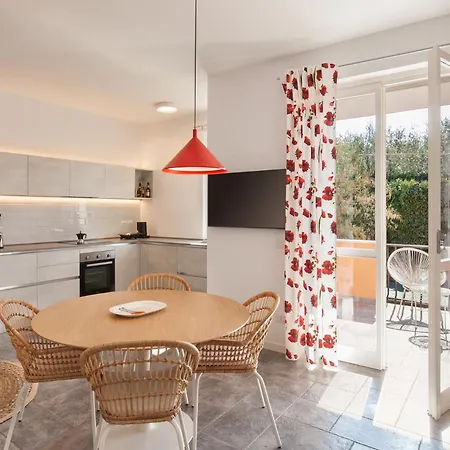 Il Faro Apartment *